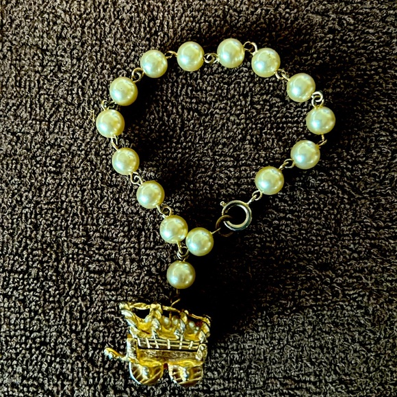 Covered Wagon Bracelet - Picture 1 of 4